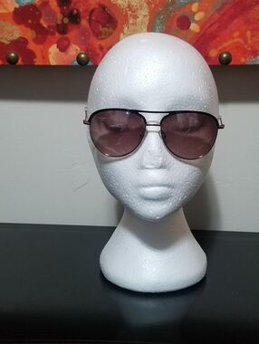 L.A.M.B. by Gwen Stefani LA509 Sunglasses.